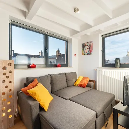 Duplex In Hartje Met Ruim Zonneterras 2p アパート ブルージュ